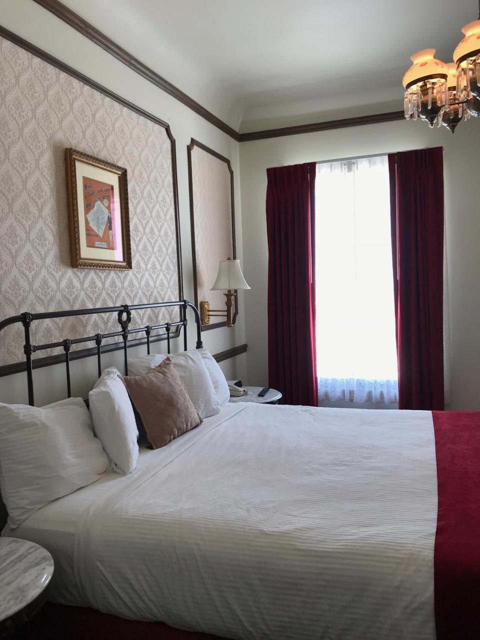 Mizpah Hotel โทโนปาห์ ภายนอก รูปภาพ